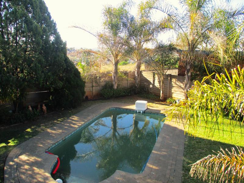 5 Bedroom Property for Sale in Uitsig Free State